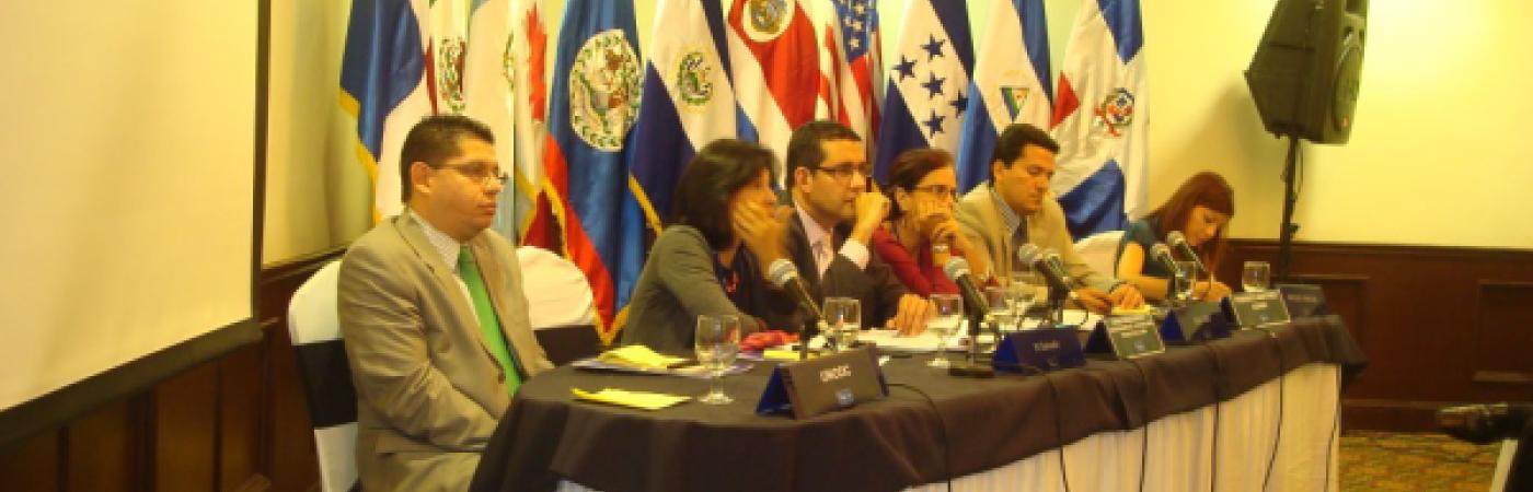 Taller Retos en Materia de Legislación sobre los Delitos de Trata de Personas y Tráfico Ilícito de Migrantes en los Países de la CRM y de Protección de los Derechos Humanos Taller Retos en Materia de Legislación sobre los Delitos de Trata de Personas y Tráfico Ilícito de Migrantes en los Países de la CRM y de Protección de los Derechos Humanos